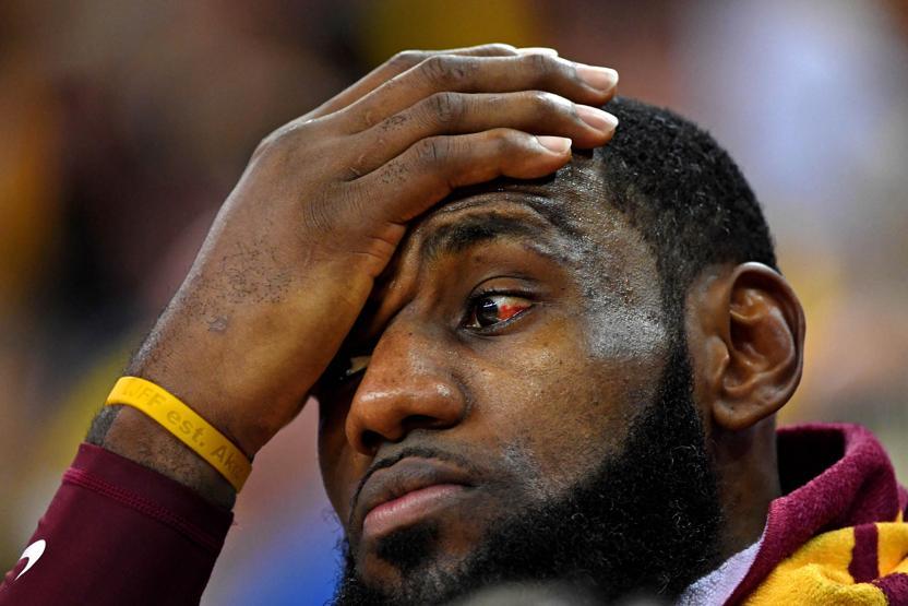 154 milyon dolara imza atan LeBron James, 25 saniyede asgari ücretlinin bir yıllık maaşını kazanıyor