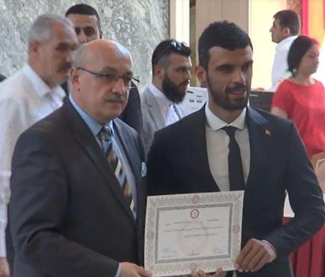 AK Partili Sofuoğlu Meclise Lamborghini ile geldi