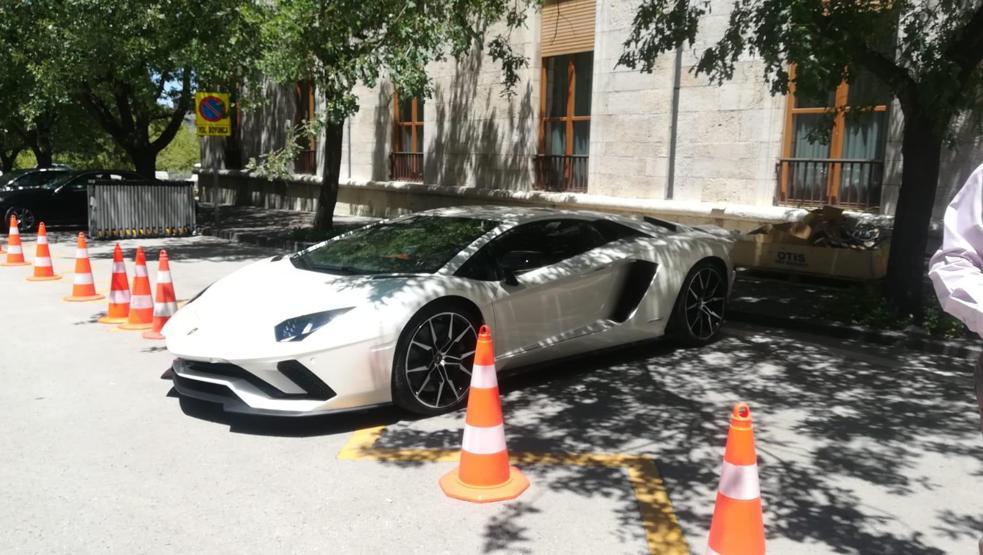 AK Partili Sofuoğlu Meclise Lamborghini ile geldi