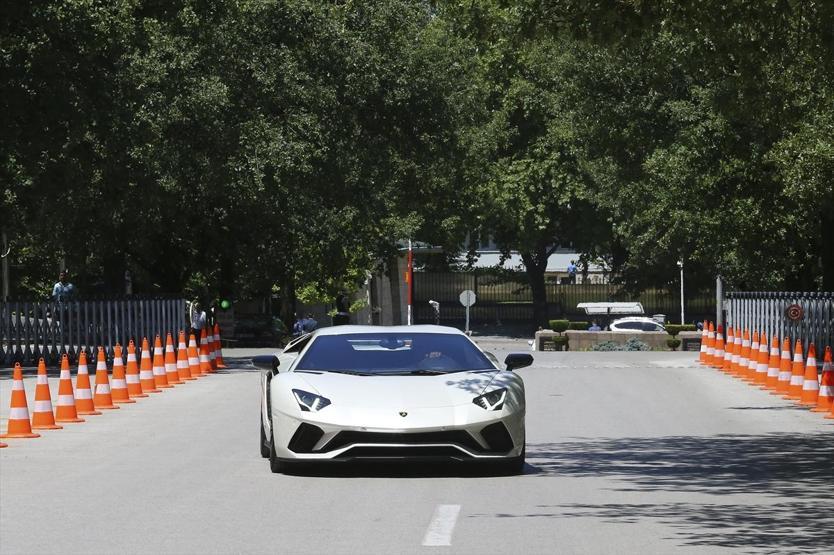 Kenan Sofuoğlu, TBMMye Lamborghini ile geldi