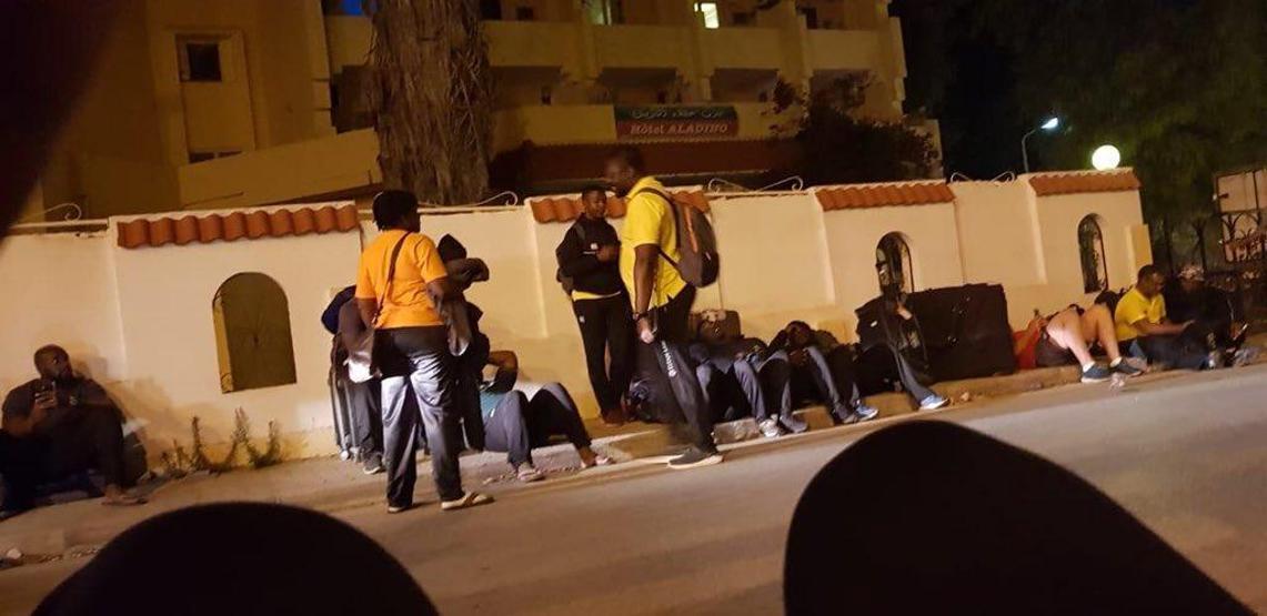 Zimbabve Milli Takımı sokakta uyudu