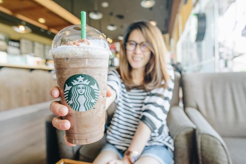 Dünyaca ünlü kahve zinciri Starbuckstan pipet yasağı