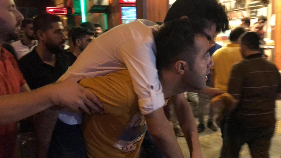 16 yaşındaki çocuğun önce hayatını kurtardı sonra sırtında taşıdı