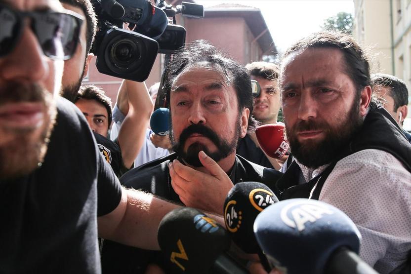 Adnan Oktar operasyonundan kareler