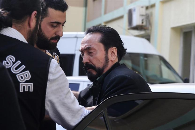 Adnan Oktar operasyonundan kareler