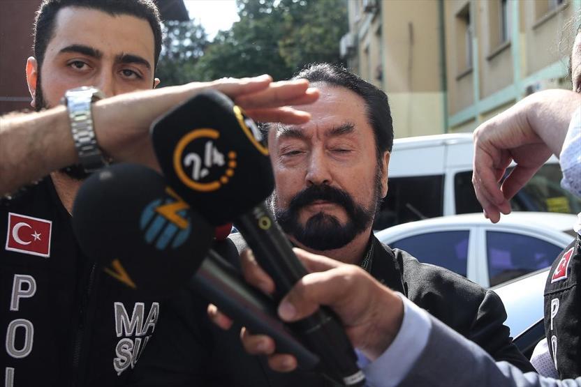 Adnan Oktar operasyonundan kareler