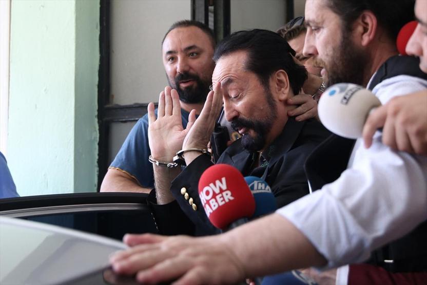 Adnan Oktar operasyonundan kareler