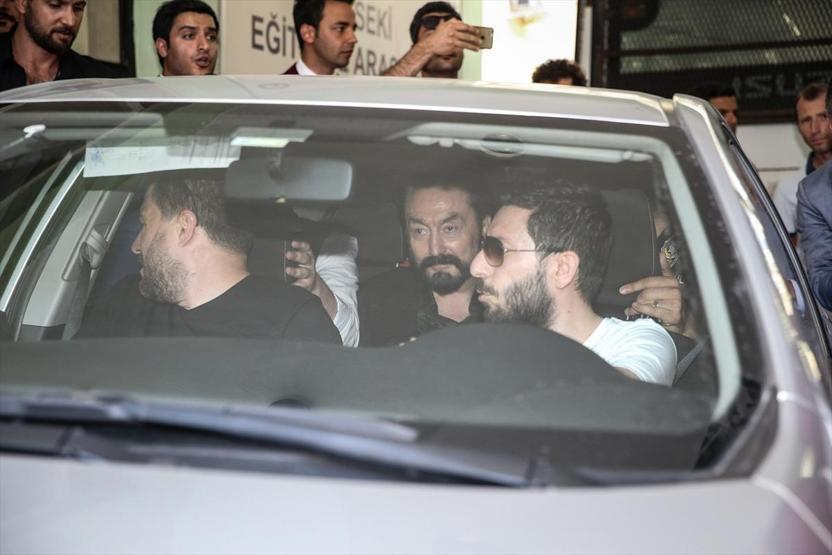 Adnan Oktar operasyonundan kareler
