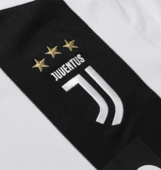 Juventus bir günde 520 bin Ronaldo forması sattı