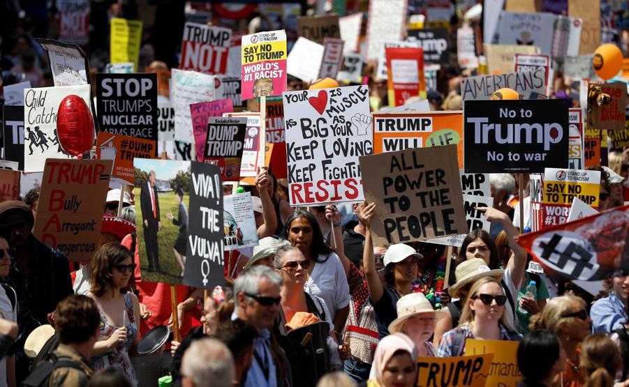 Trumpın ilk İngiltere ziyareti protestolar arasında geçiyor