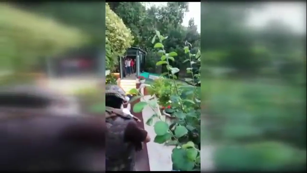 Bu görüntüler ilk kez yayınlandı... İşte Adnan Oktar’ın villasına ilk baskın anı