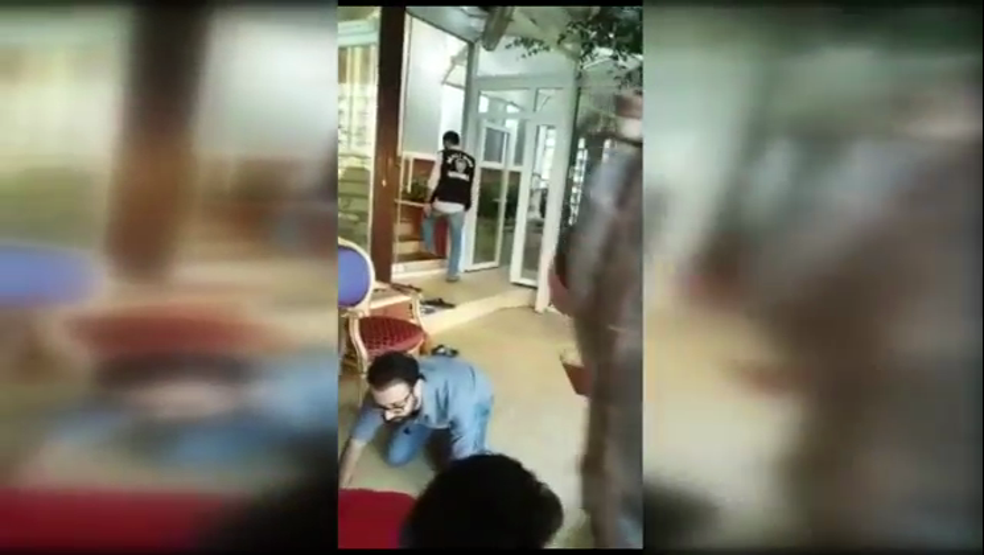 Bu görüntüler ilk kez yayınlandı... İşte Adnan Oktar’ın villasına ilk baskın anı