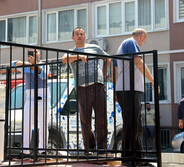 Fatihte okul bahçesinde yangın