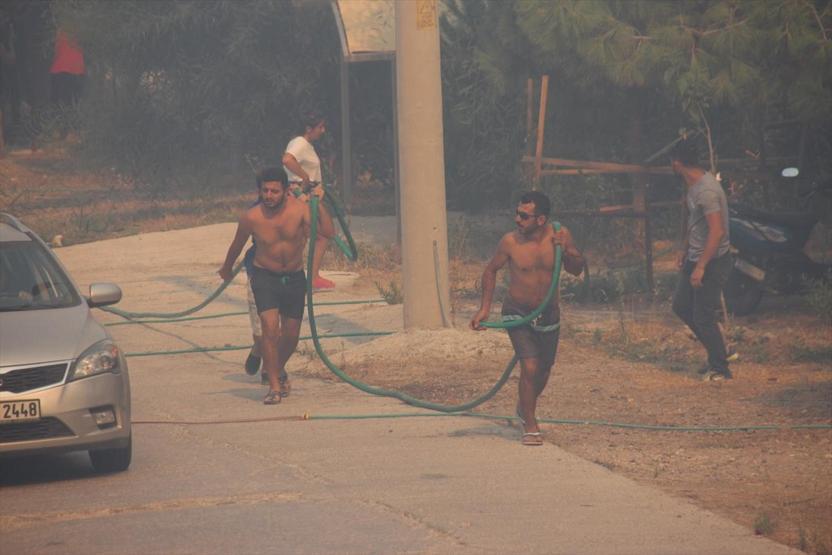 Bodrumdaki yangın yerleşim yerlerine sıçradı