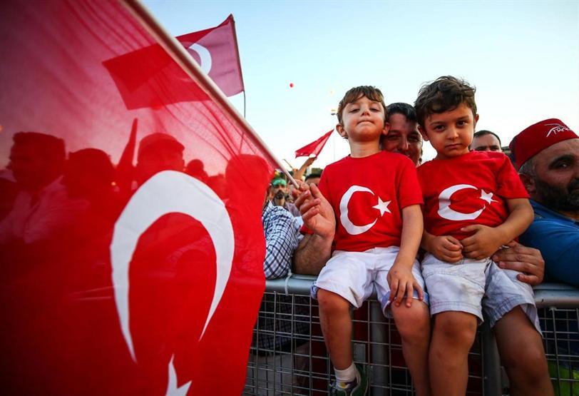 15 Temmuz Şehitler Köprüsünde oluşturulan alanı vatandaşlar doldurdu