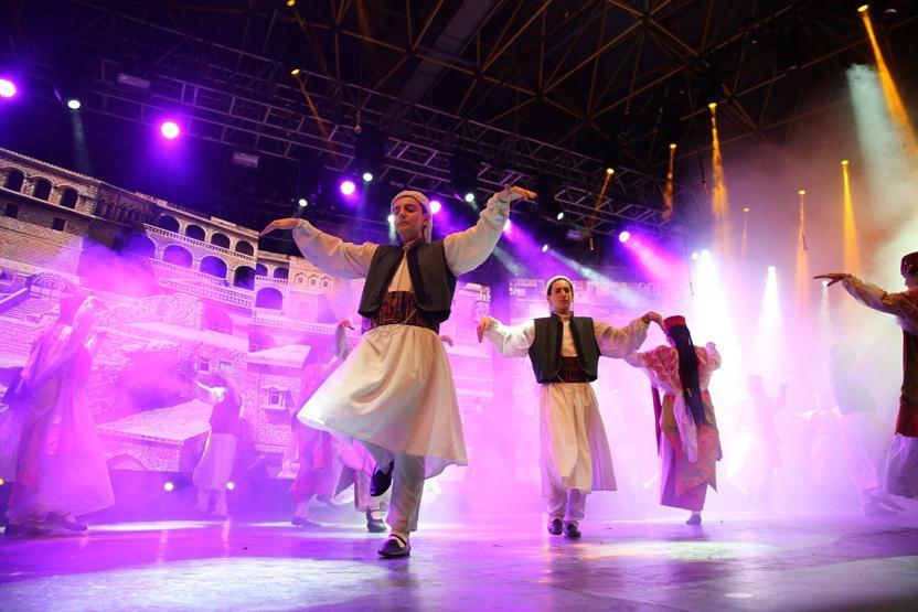 Bursada muhteşem halk dansları gösterisi