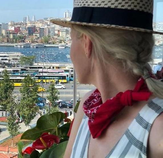 Elizabeth Banks İstanbulda