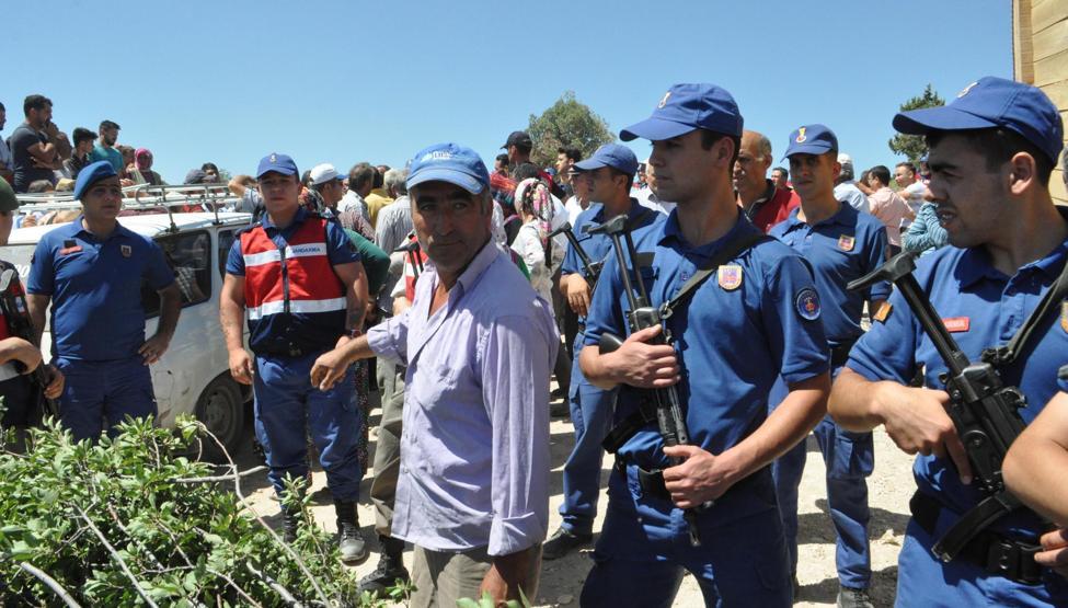 Denizlide su kaynağı arbedesi: Jandarma geldi
