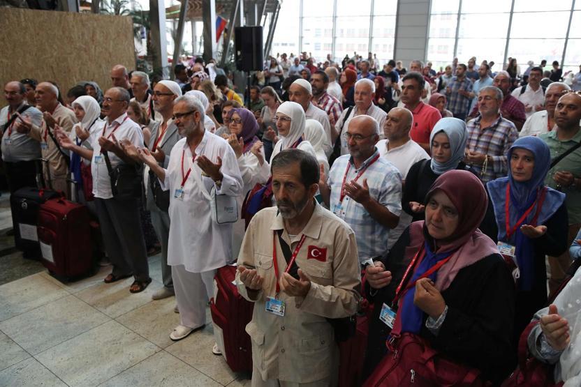 İlk hac kafilesi İstanbuldan uğurlandı