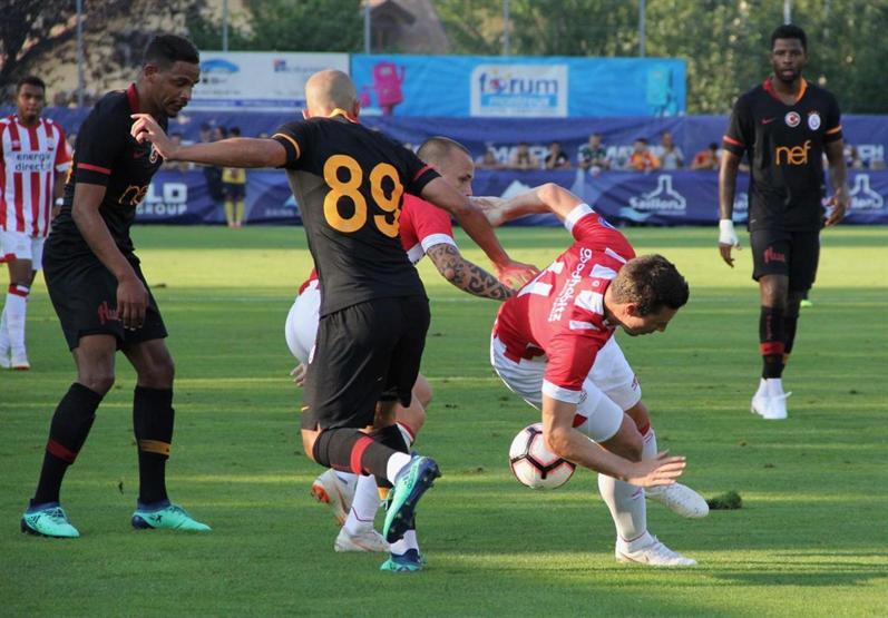 Galatasaray PSVden 3 gol yedi