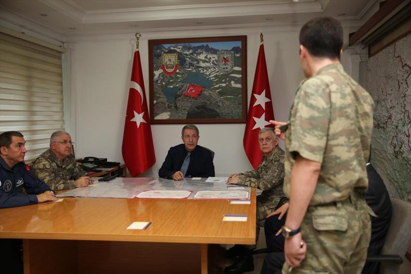 Hulusi Akar sınırın sıfır noktasında
