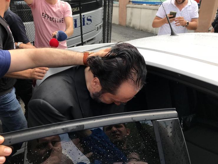 Adnan Oktar kediciklerin bakışını beğenmezse işkence yapıyormuş