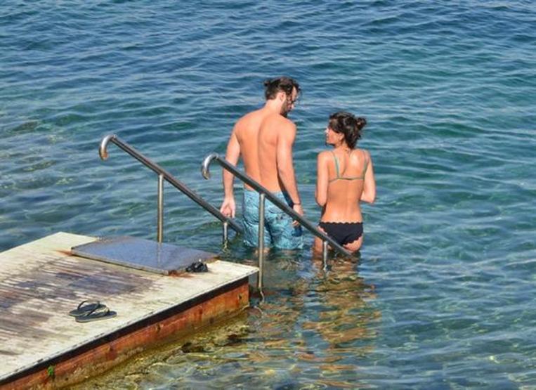 Berrak Tüzünataç ve Birkan Sokullu tatil sezonunu açtı