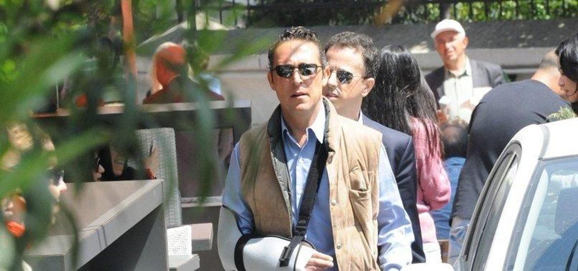 Ali Koç Benfica yüzünden elini kırmıştı