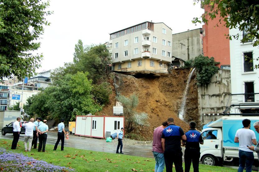 İşte çöken bina