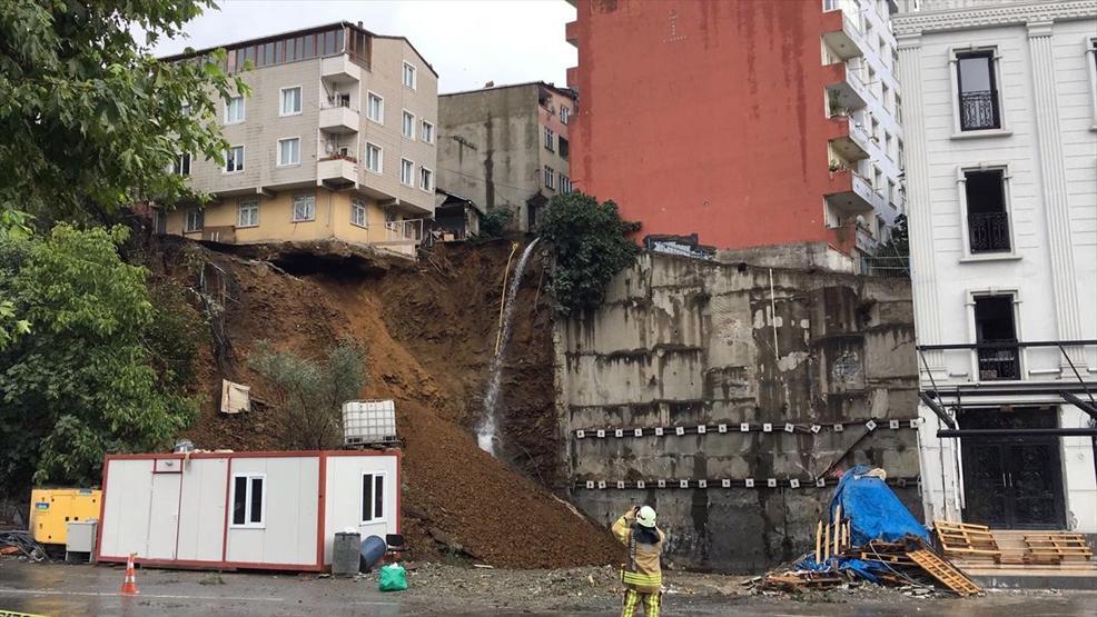 İşte çöken bina