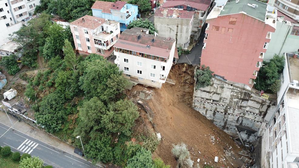 İşte çöken bina