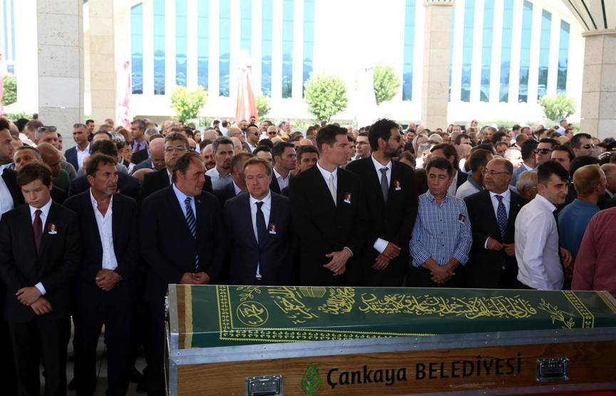 Ayhan Bozkurt son yolculuğuna uğurlandı