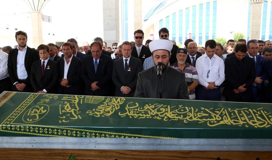 Ayhan Bozkurt son yolculuğuna uğurlandı
