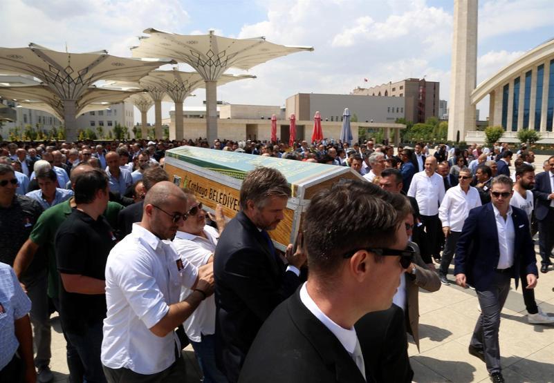 Ayhan Bozkurt son yolculuğuna uğurlandı