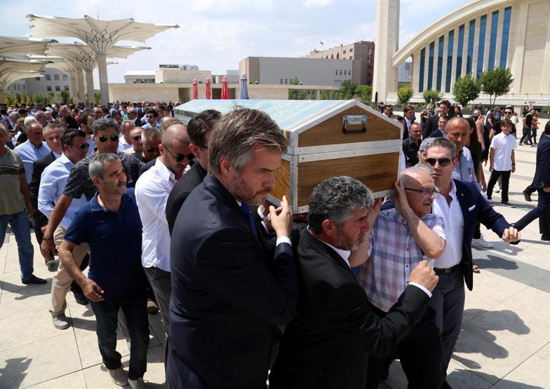 Ayhan Bozkurt son yolculuğuna uğurlandı