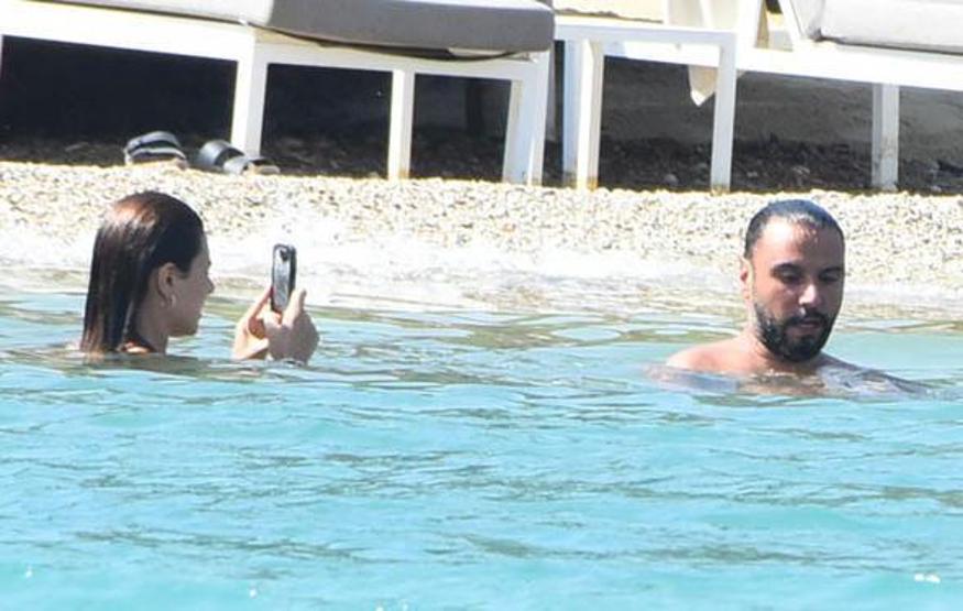 Alişan ve Buse Varol Bodrumda tatilde