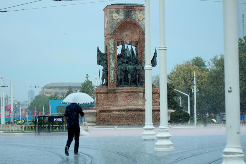 Sağanak İstanbulu böyle vurdu
