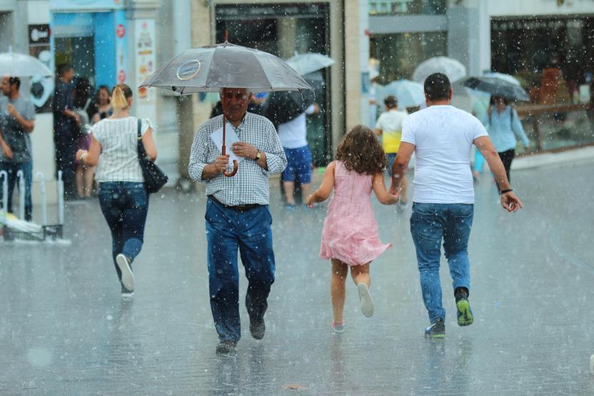 Sağanak İstanbulu böyle vurdu