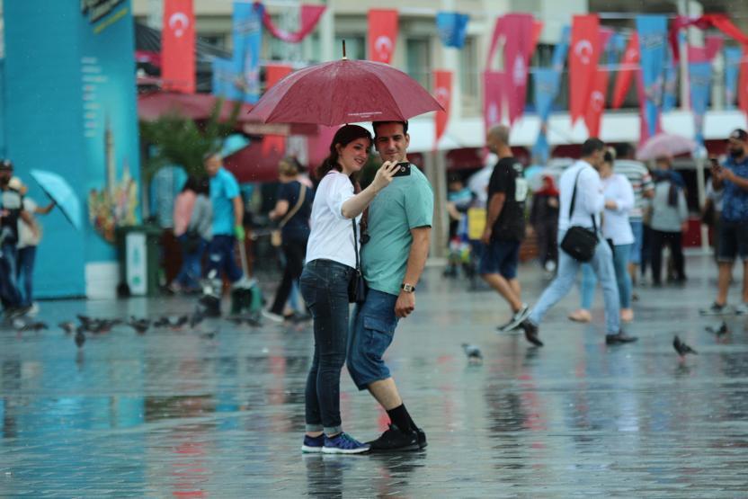 Sağanak İstanbulu böyle vurdu