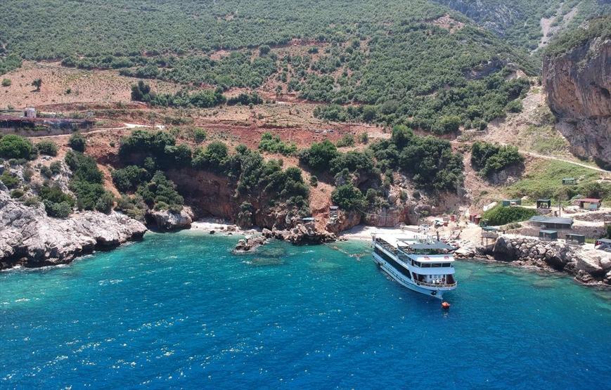 Korsanların saklandığı koy ilgi odağı oldu