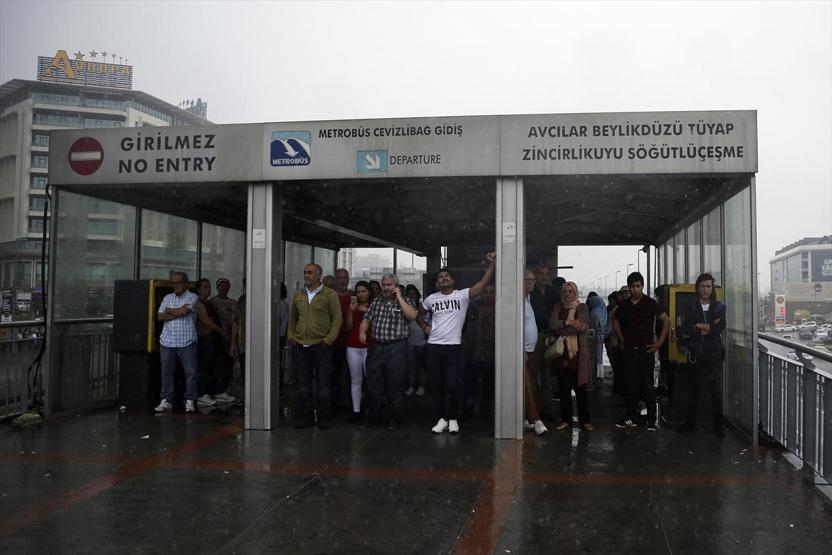 Sağanak İstanbulu böyle vurdu