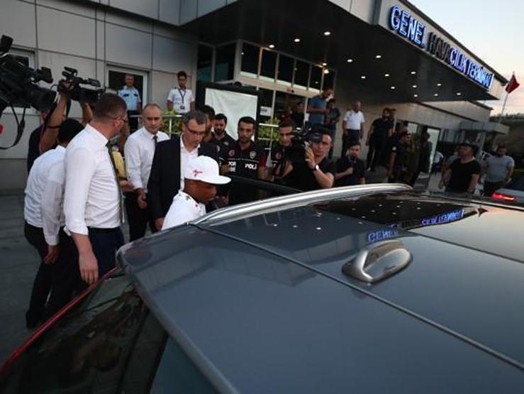 Son dakika Fenerbahçenin yeni transferi Andre Ayew İstanbulda