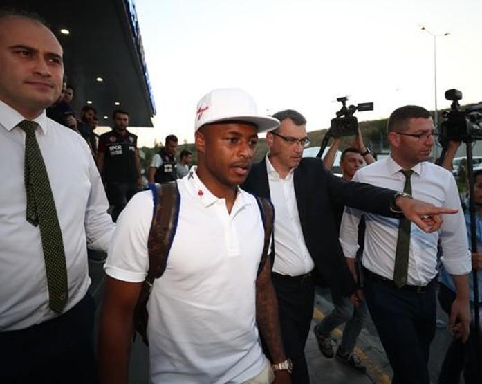 Son dakika Fenerbahçenin yeni transferi Andre Ayew İstanbulda