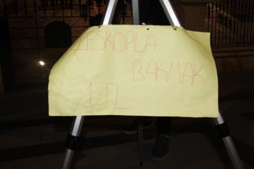 Kanlı Ay tutulmasını fırsata çevirdi