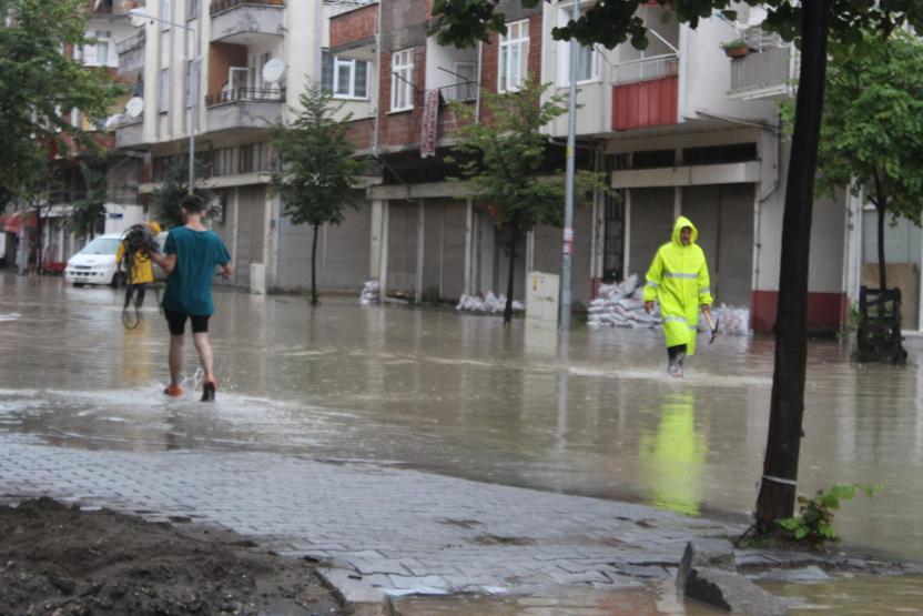 Meteorolojiden ani taşkın uyarısı