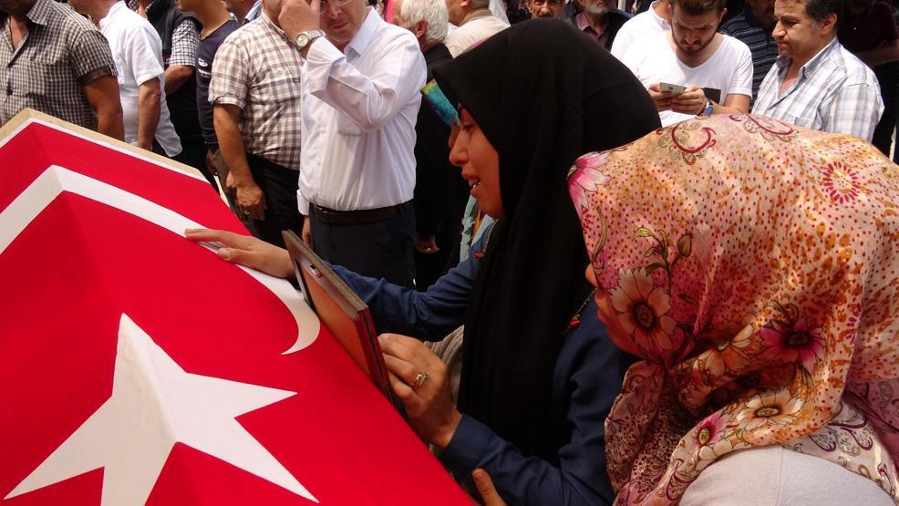 Yıldırım düşmesi sonucu ölen savcı, son yolculuğuna uğurlandı