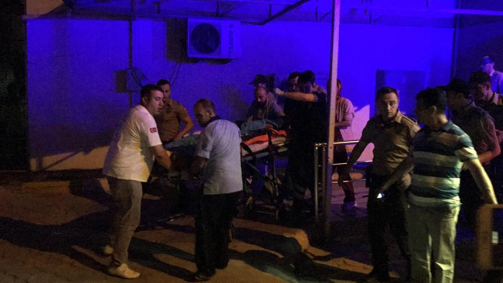 Hastane kapısında kurşun yağdırdılar