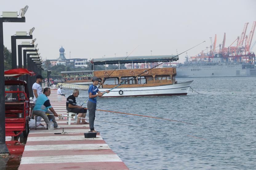 Sıcaktan bunalan çocuklar tehlikeye balıklama atlıyor