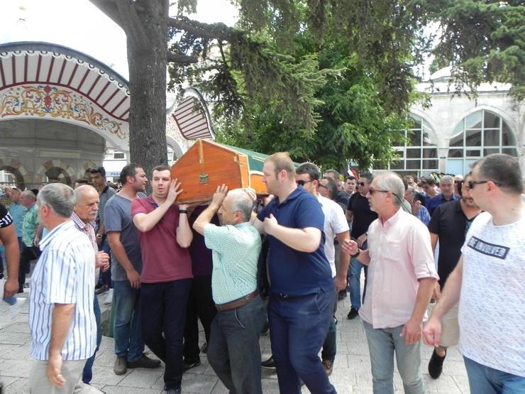 Liseli Alperen, gözyaşlarıyla son yolculuğuna uğurlandı