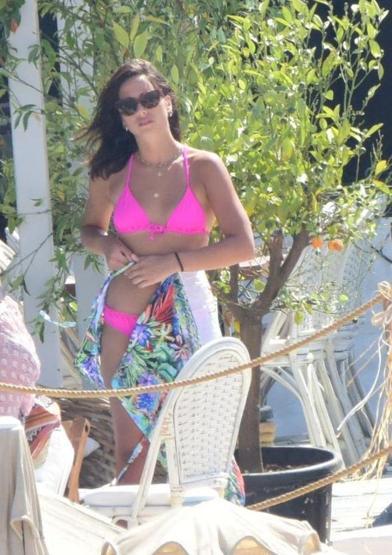 Zehra Çilingiroğlu Çeşme’de